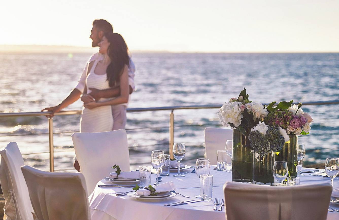 //www.jet2holidays.com/-/media/assets/wedding custom overviews/jet2 weddings images 101025/her_69703_ikaros_beach_luxury_resort_and_spa_1025_jet2weddings_02_689x448.jpg